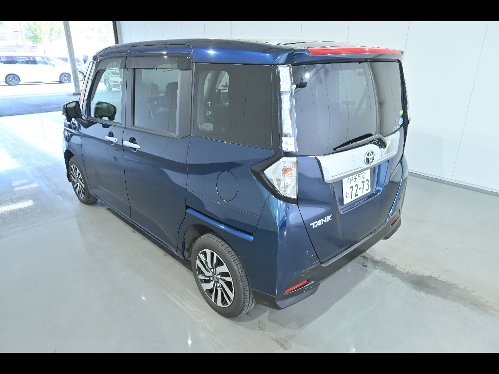 TOYOTA TANK