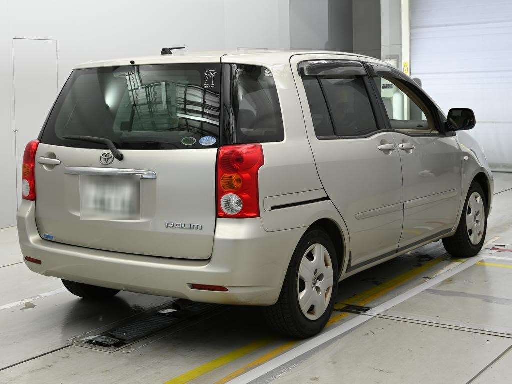 TOYOTA RAUM