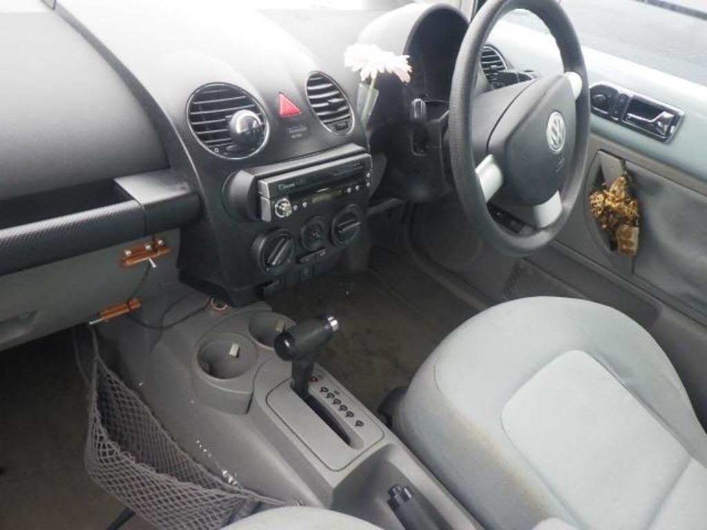 VOLKSWAGEN BEETLE