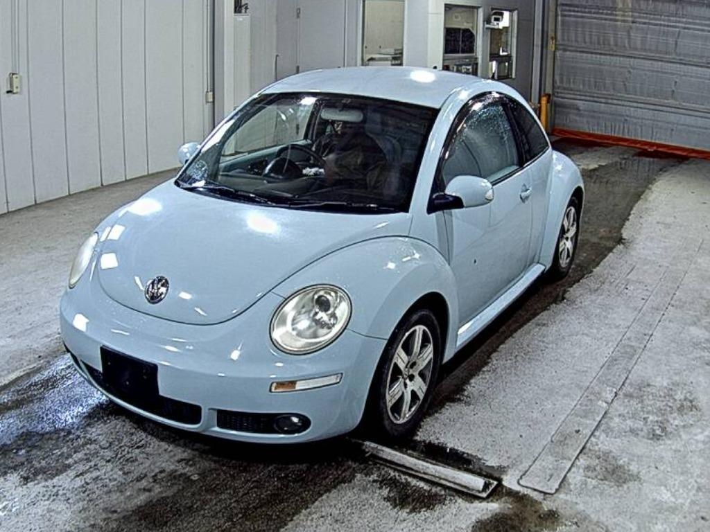 VOLKSWAGEN BEETLE