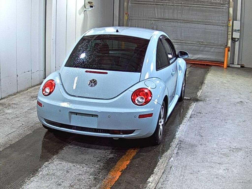 VOLKSWAGEN BEETLE