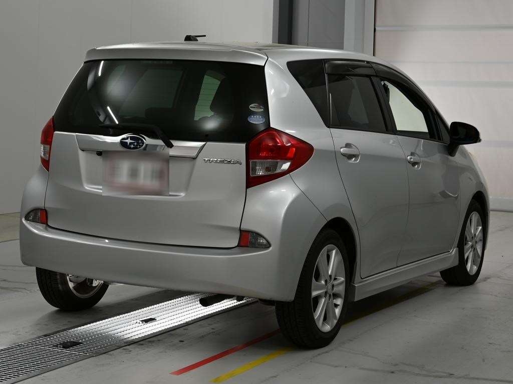 SUBARU TREZIA