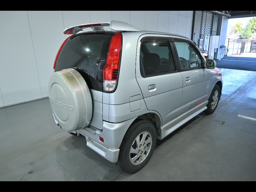 DAIHATSU TERIOS KID