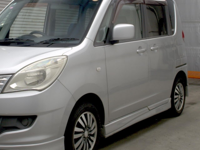 MITSUBISHI DELICA D:2