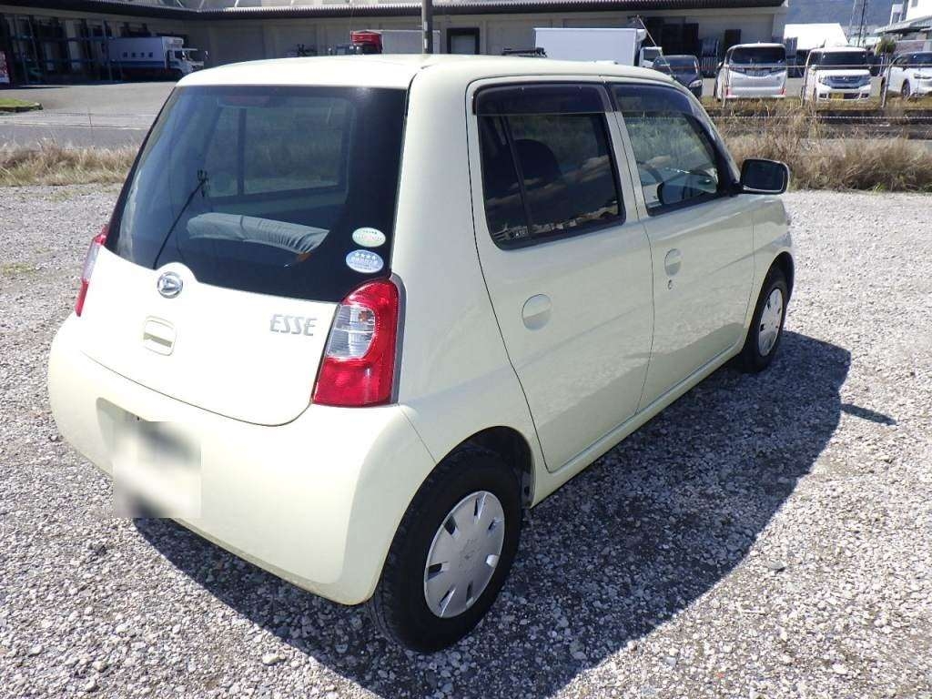 DAIHATSU ESSE