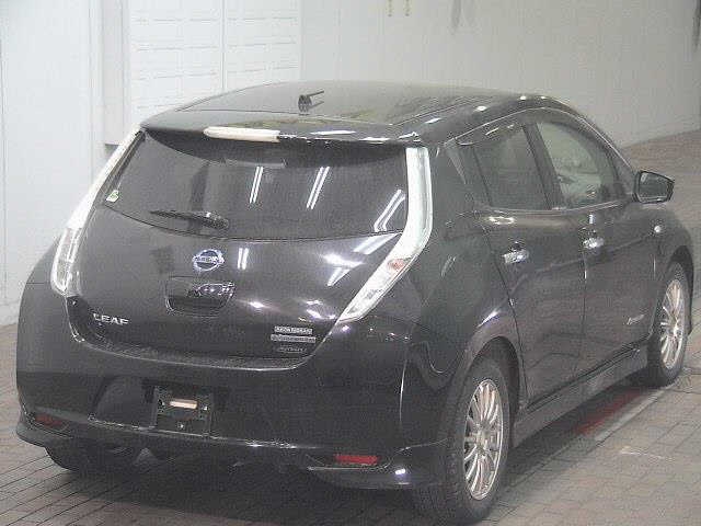 NISSAN LEAF