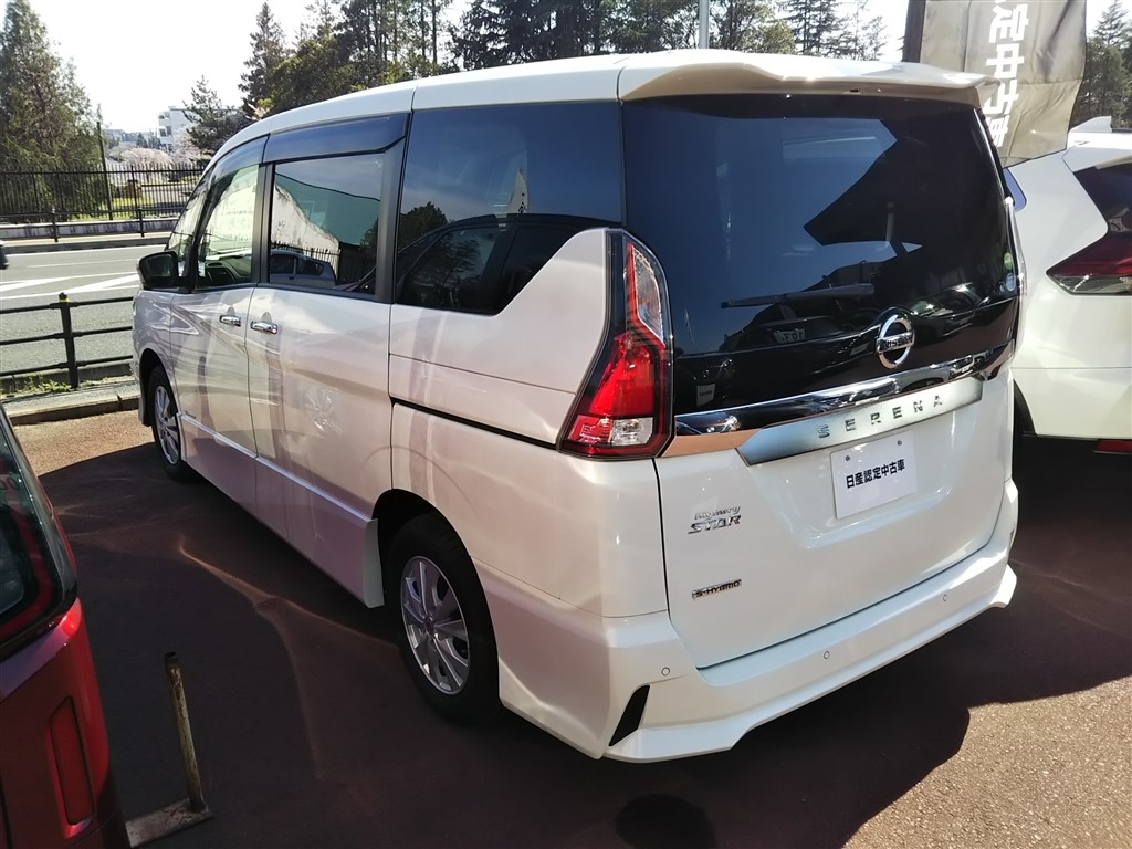 NISSAN SERENA