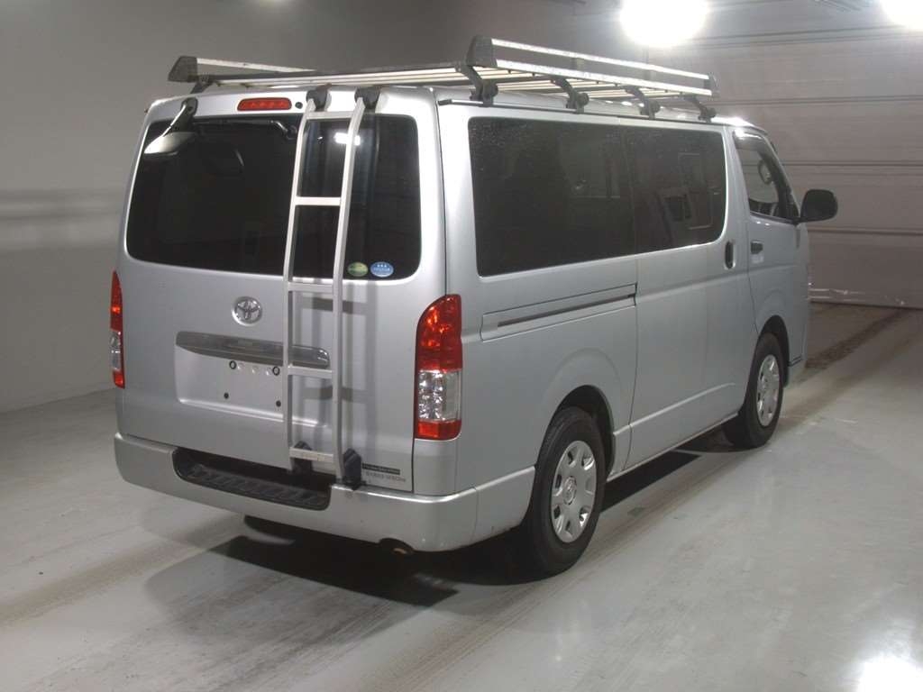 TOYOTA REGIUS ACE