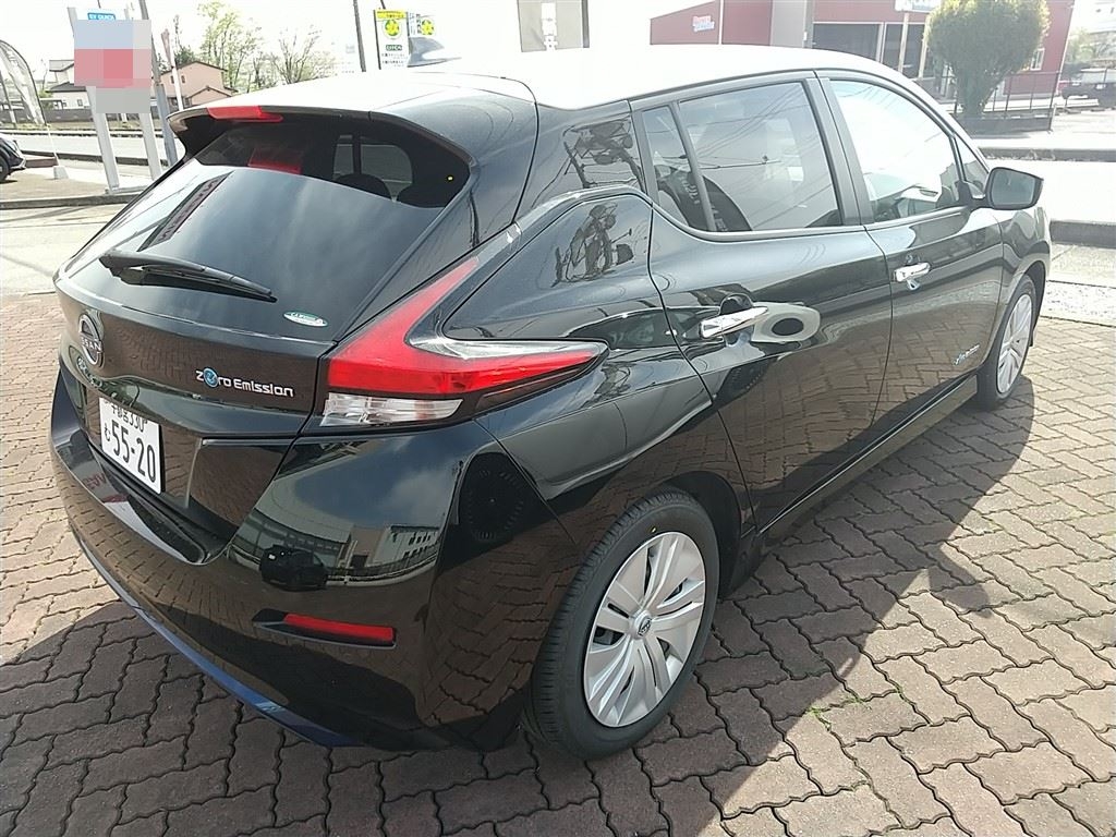 NISSAN LEAF