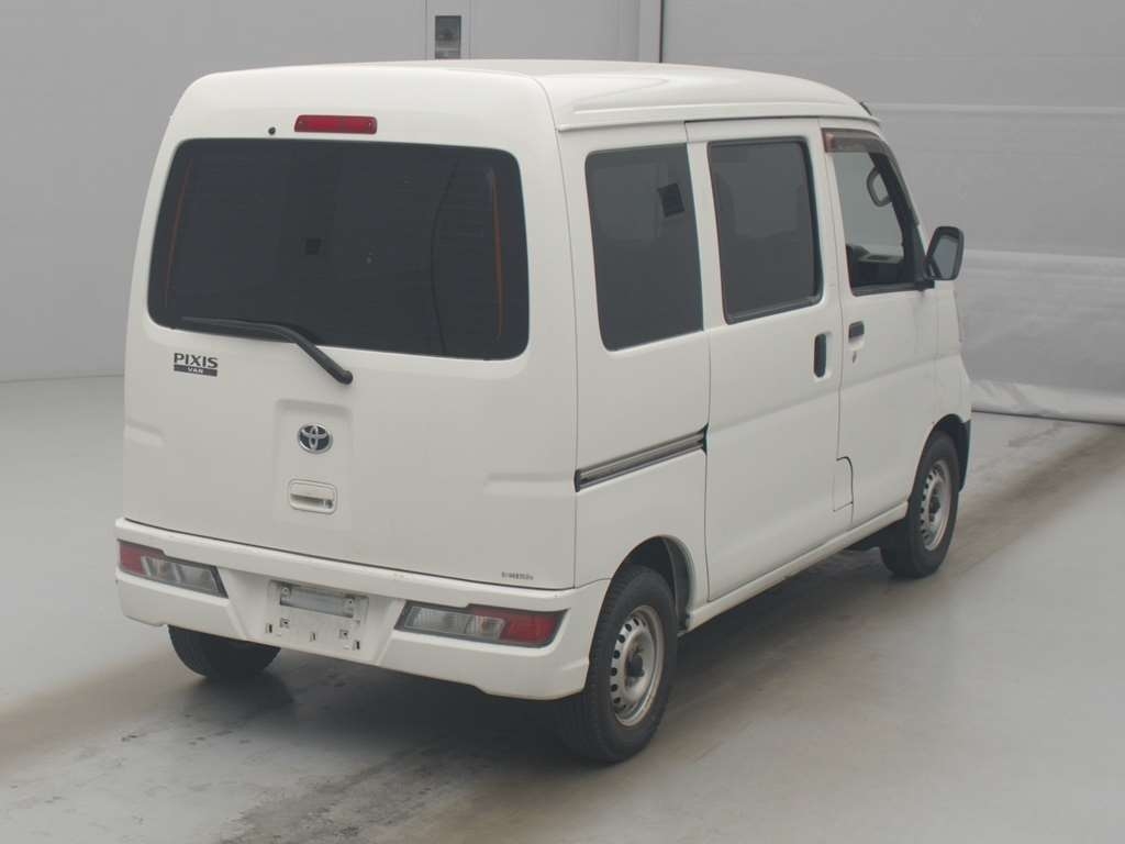 TOYOTA PIXIS VAN