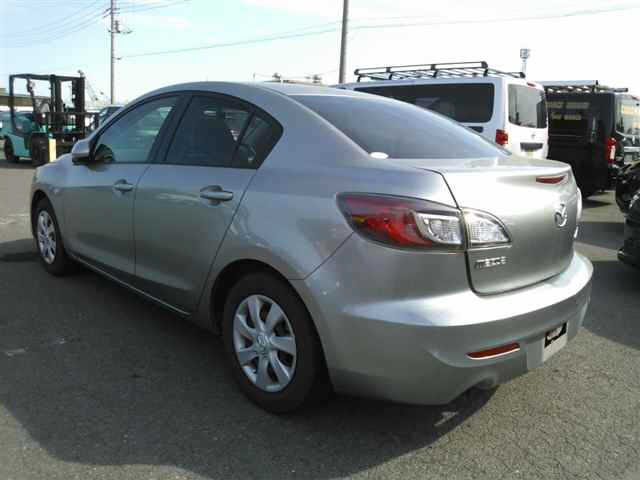 MAZDA AXELA