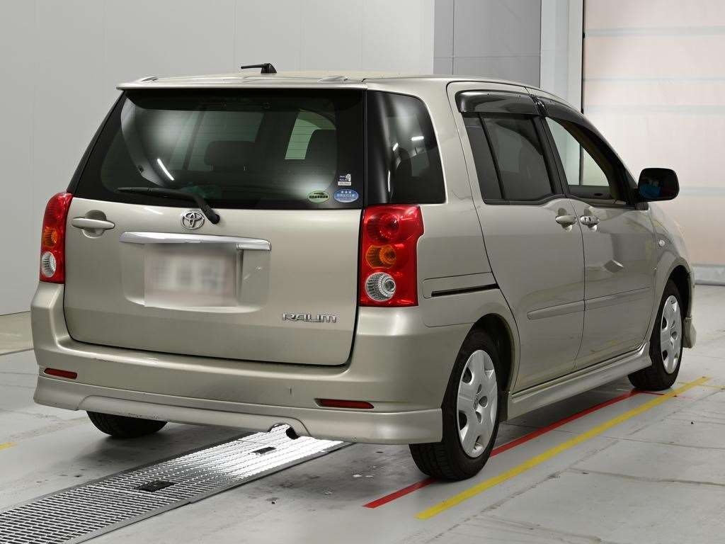 TOYOTA RAUM