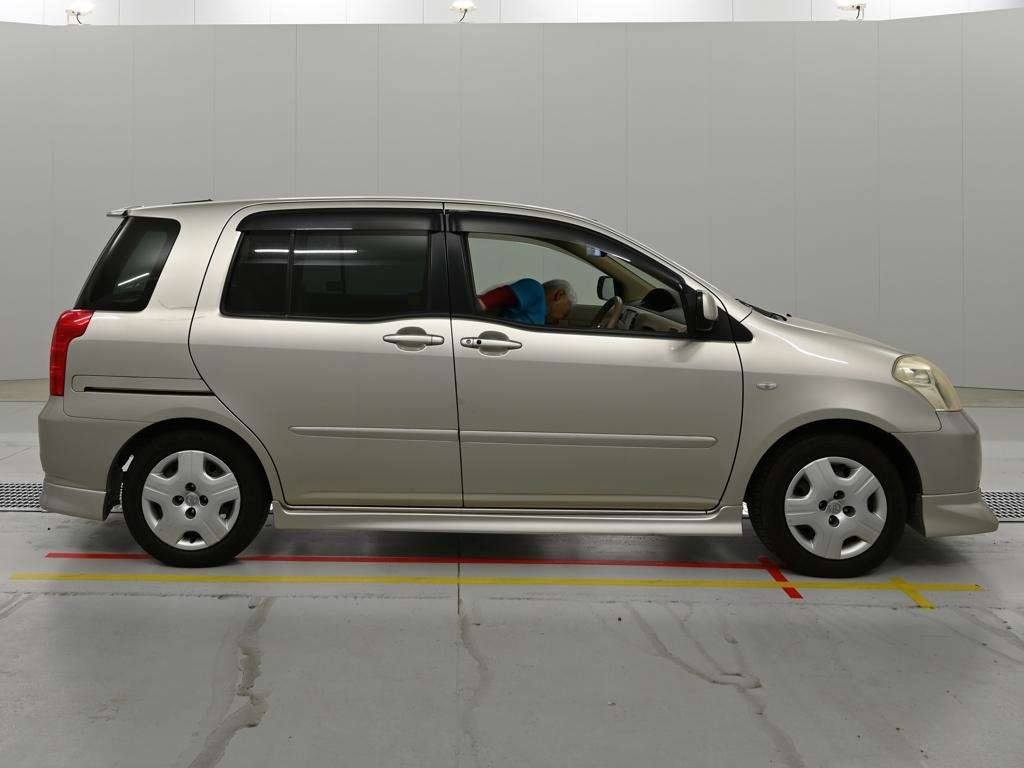TOYOTA RAUM