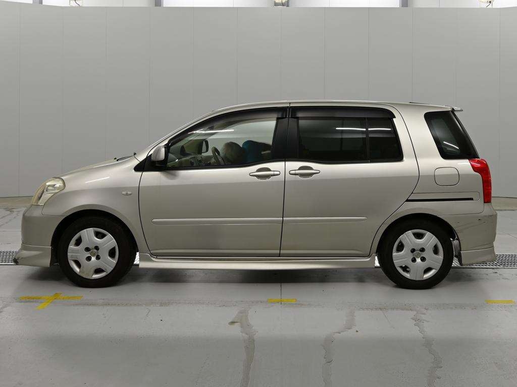 TOYOTA RAUM