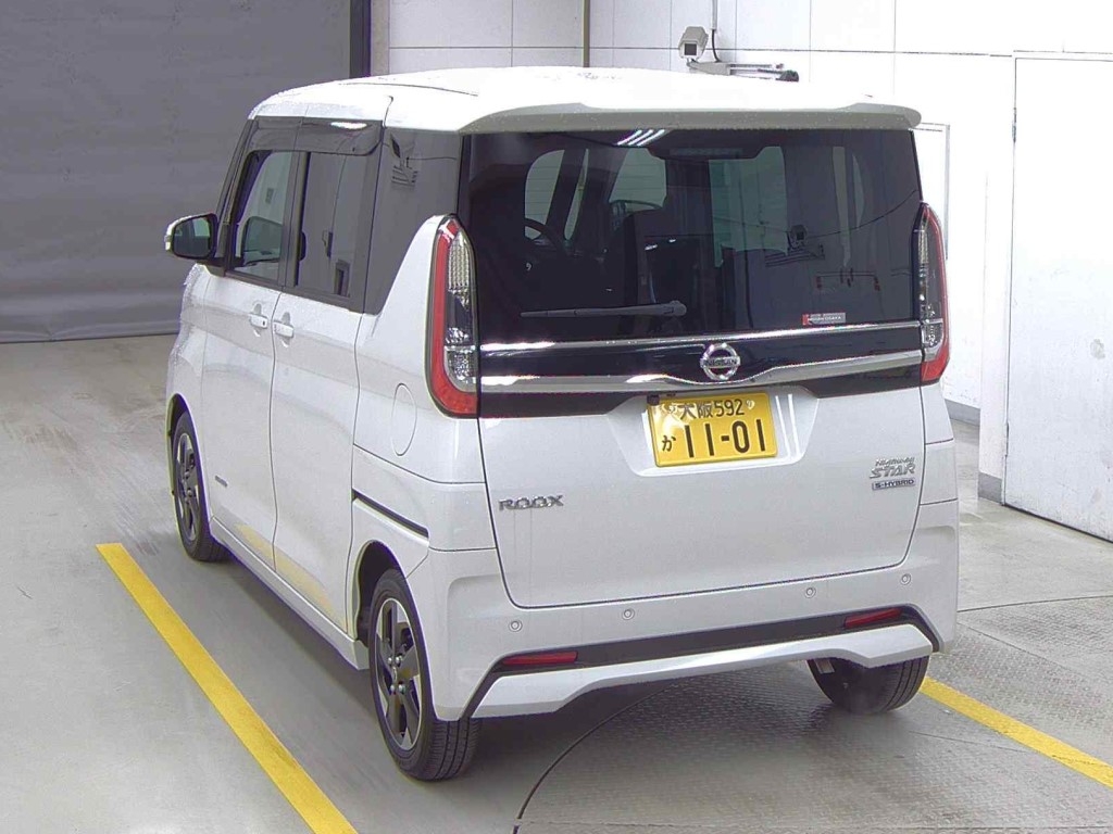 NISSAN ROOX