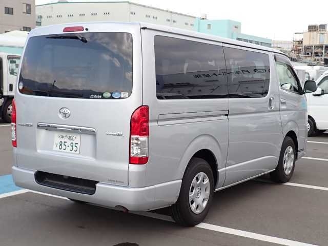 TOYOTA REGIUS ACE