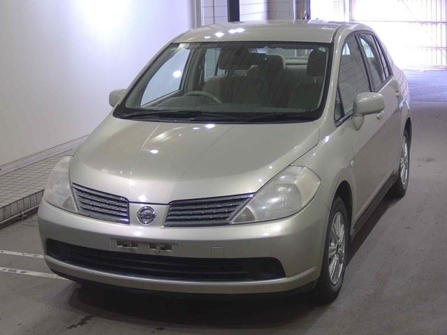 NISSAN TIIDA LATIO