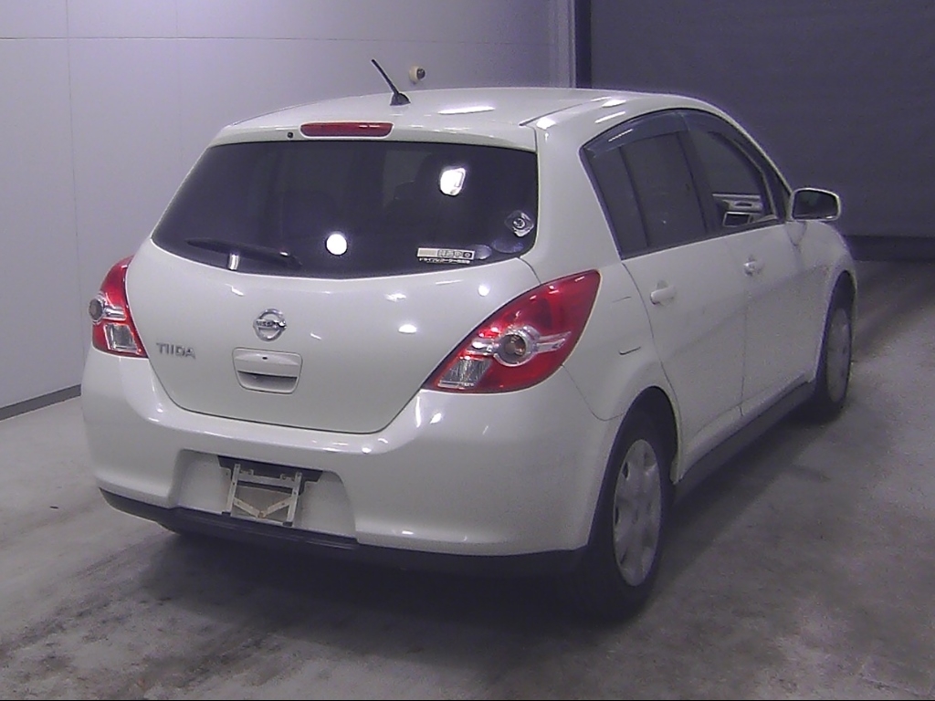 NISSAN TIIDA