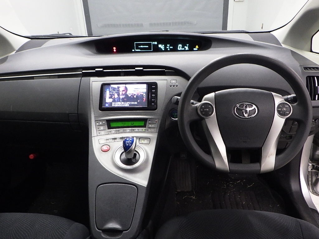TOYOTA PRIUS
