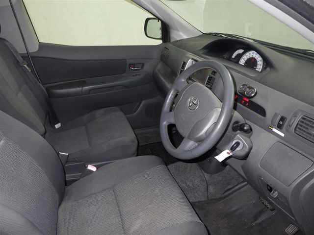 TOYOTA RAUM