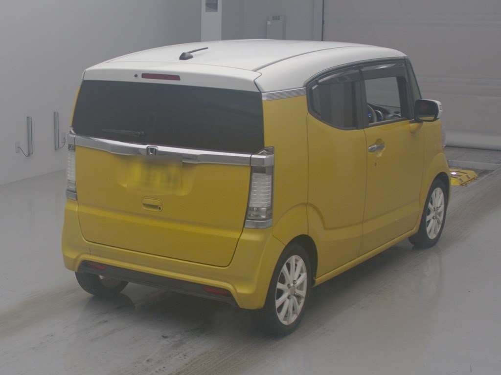 HONDA N-BOX SLASH
