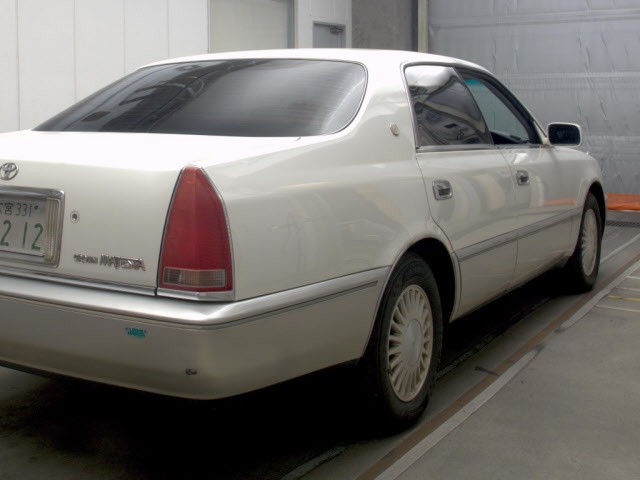 TOYOTA CROWN MAJESTA