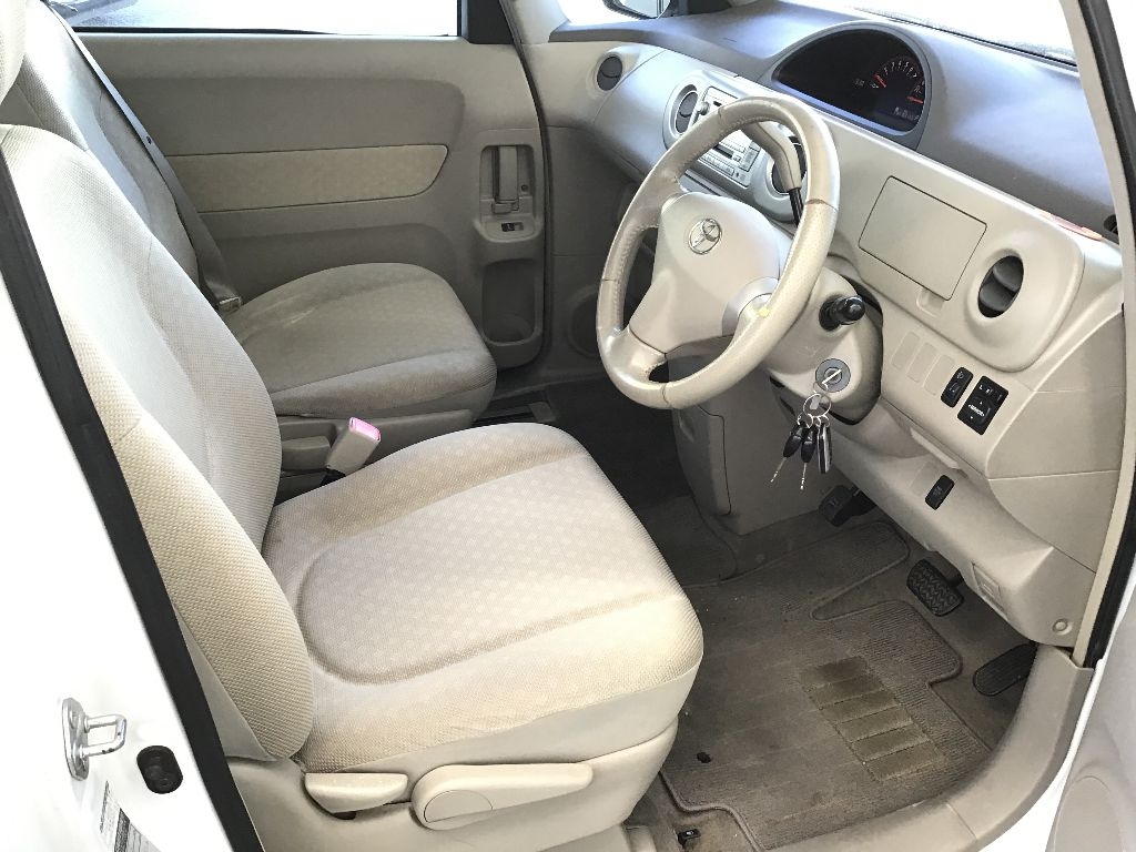 TOYOTA PORTE