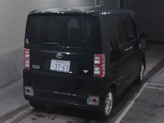TOYOTA PIXIS MEGA