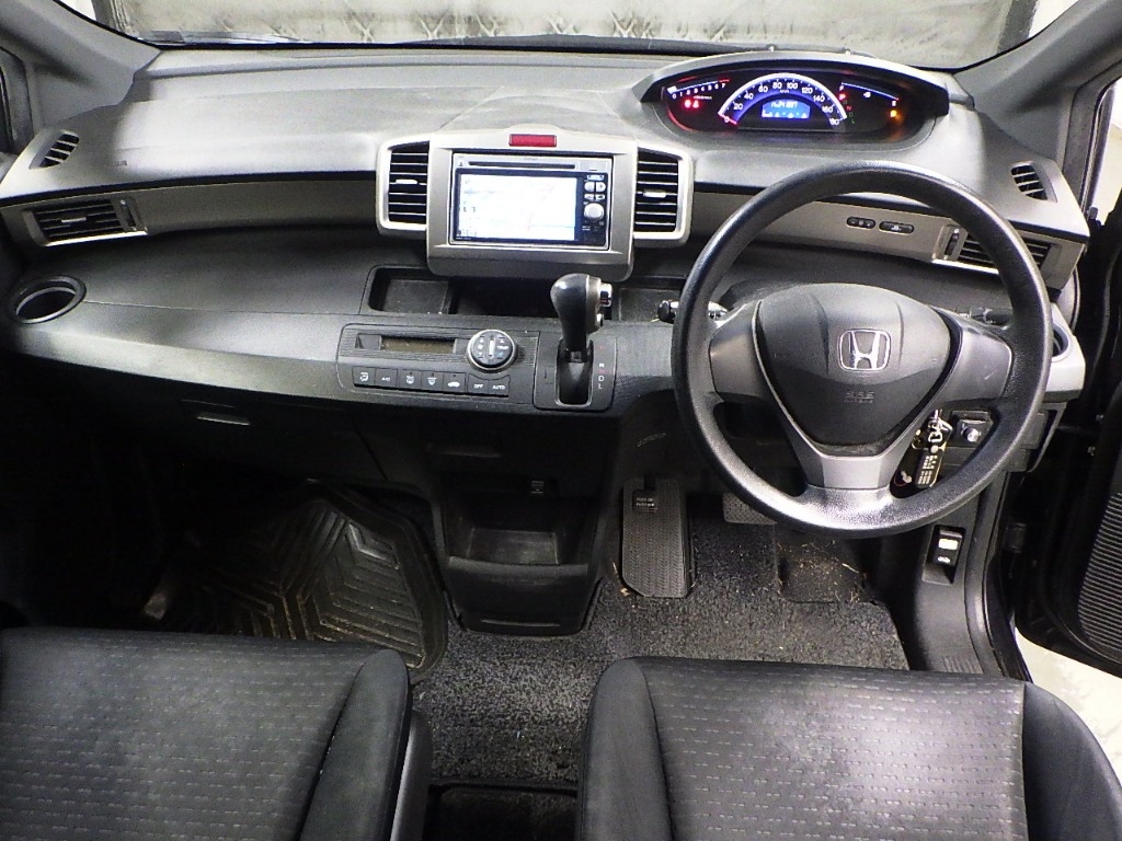 HONDA FREED SPIKE