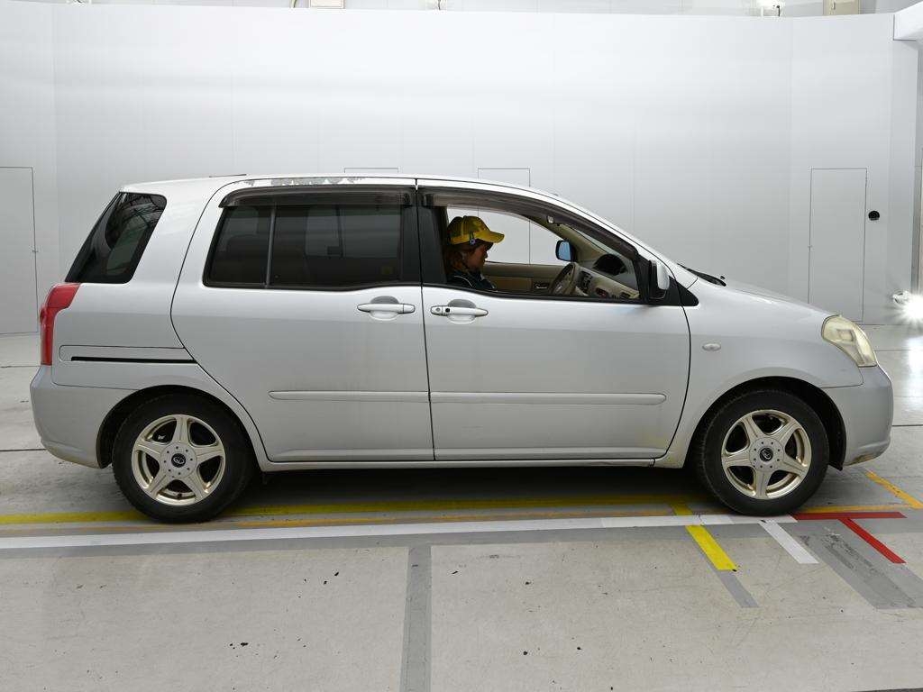 TOYOTA RAUM