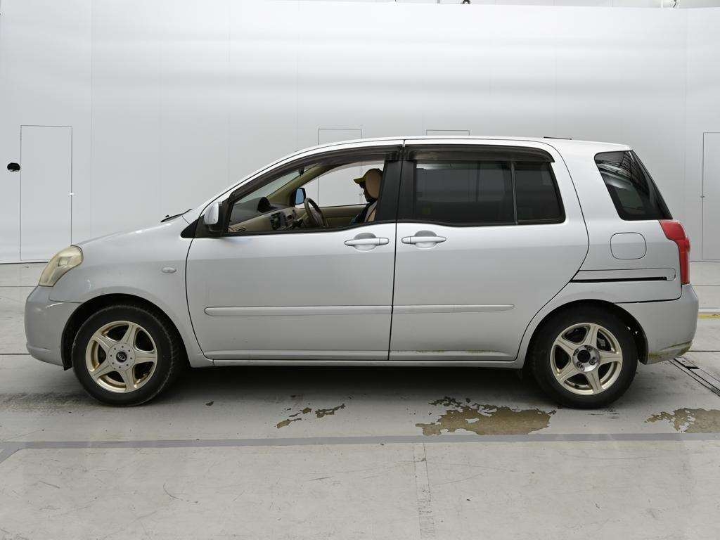 TOYOTA RAUM
