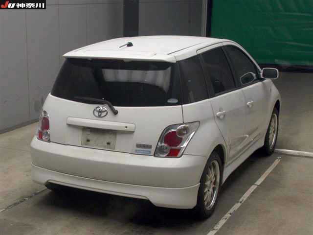 TOYOTA IST