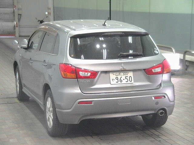 MITSUBISHI RVR
