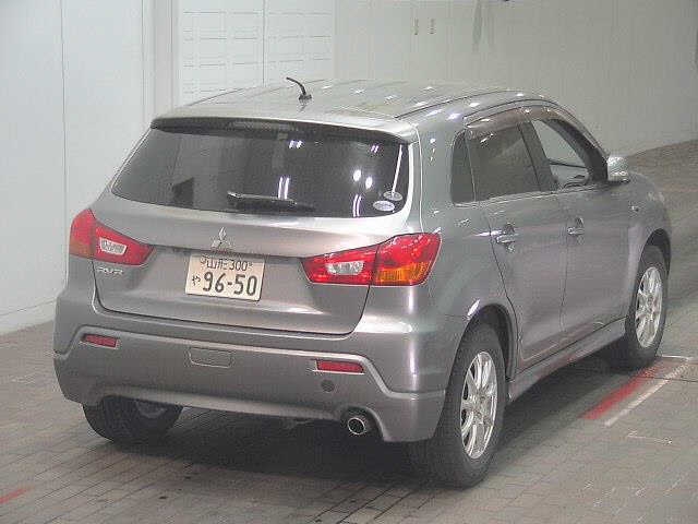 MITSUBISHI RVR