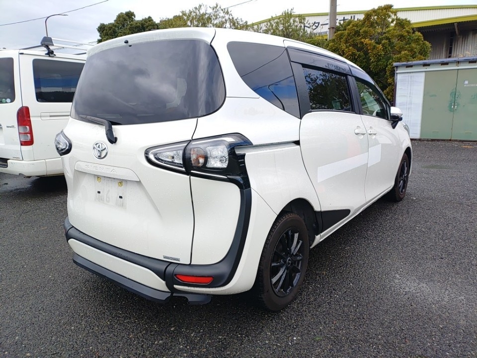 TOYOTA SIENTA