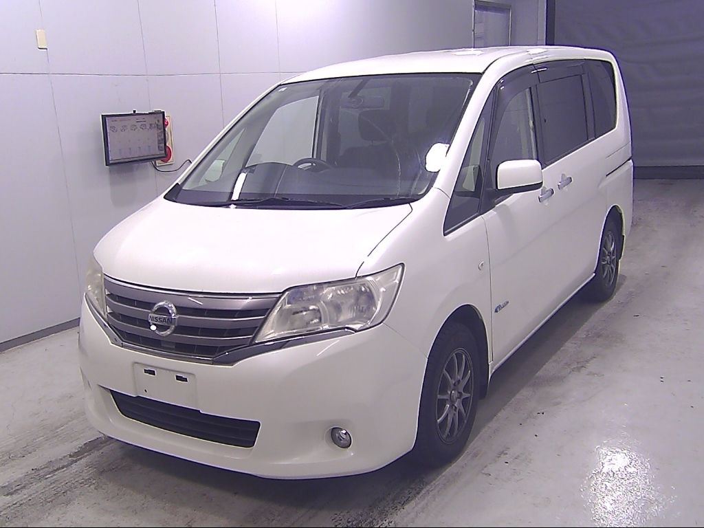 NISSAN SERENA