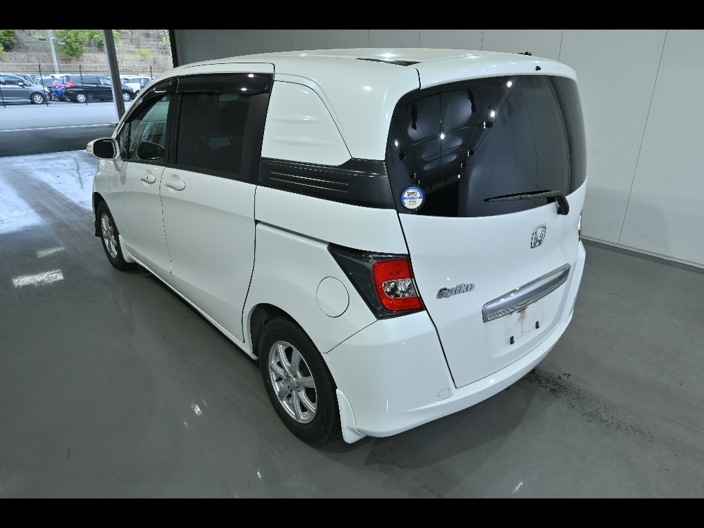 HONDA FREED SPIKE