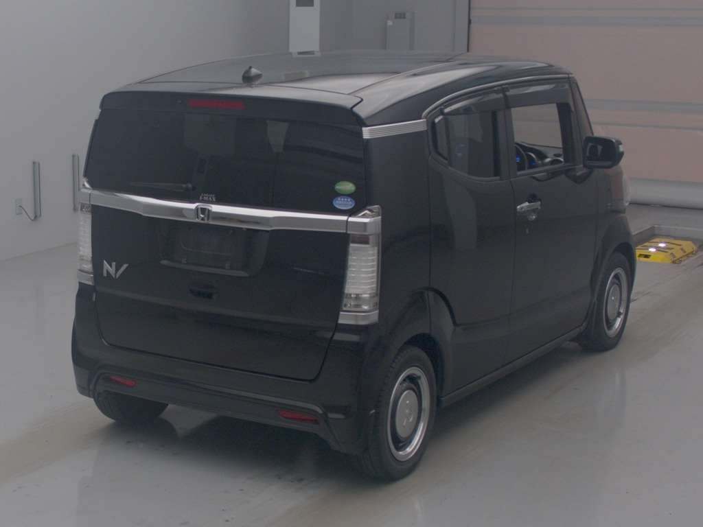 HONDA N-BOX SLASH