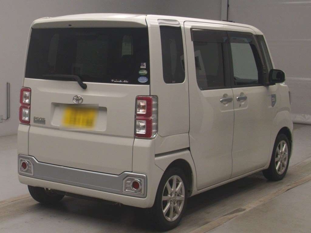 TOYOTA PIXIS MEGA