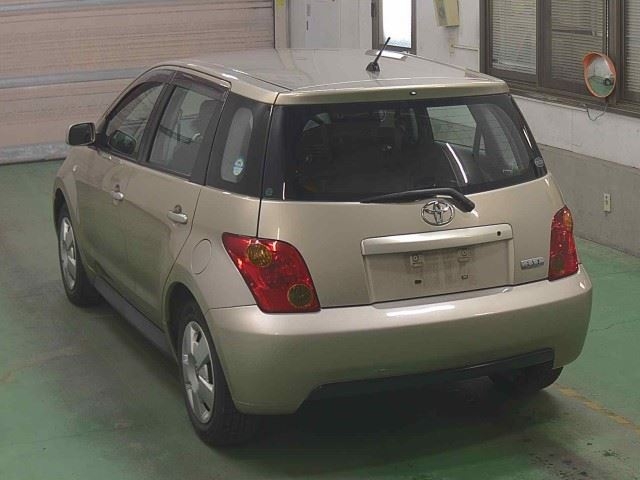TOYOTA IST