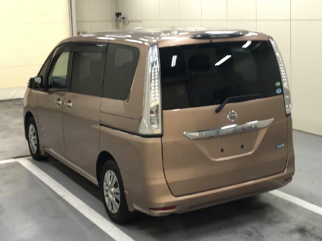 NISSAN SERENA