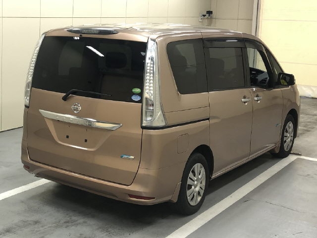 NISSAN SERENA