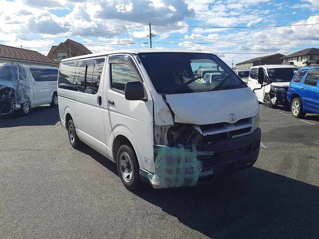 TOYOTA REGIUS ACE