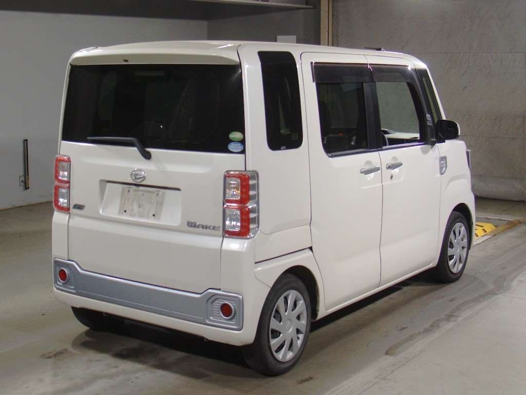 DAIHATSU WAKE