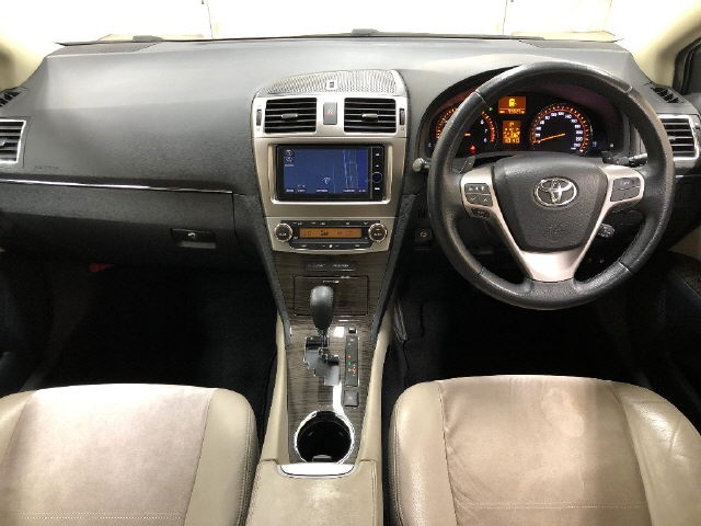 TOYOTA AVENSIS