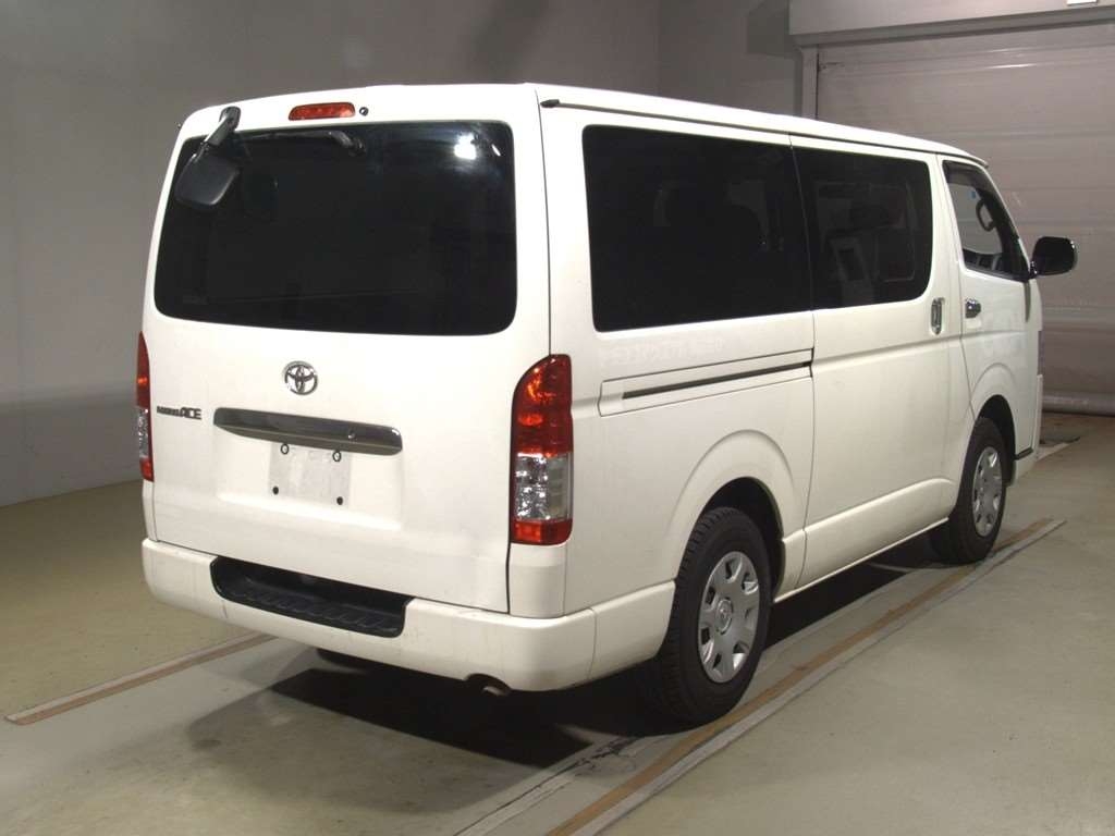 TOYOTA REGIUS ACE