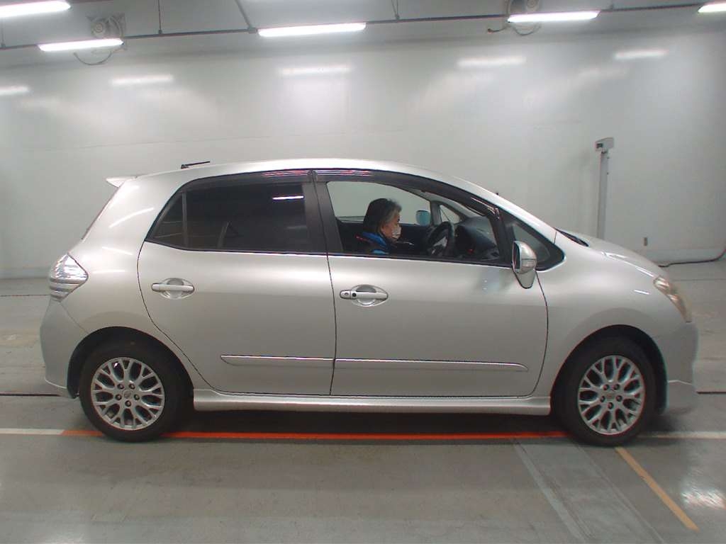 TOYOTA BLADE