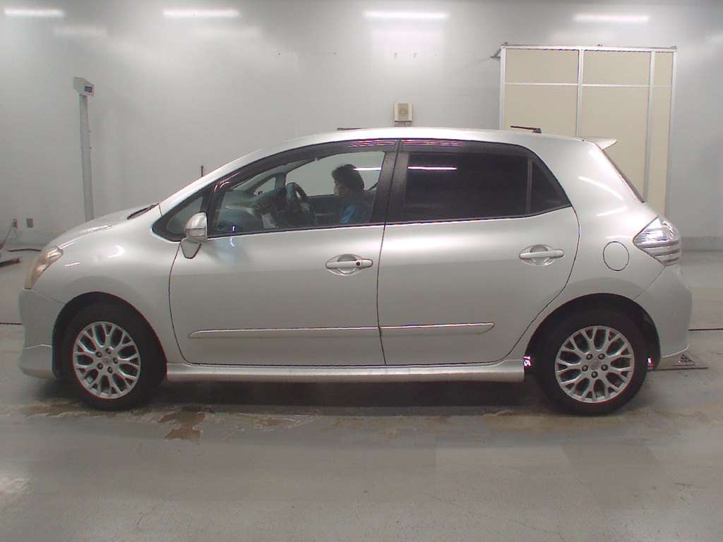 TOYOTA BLADE