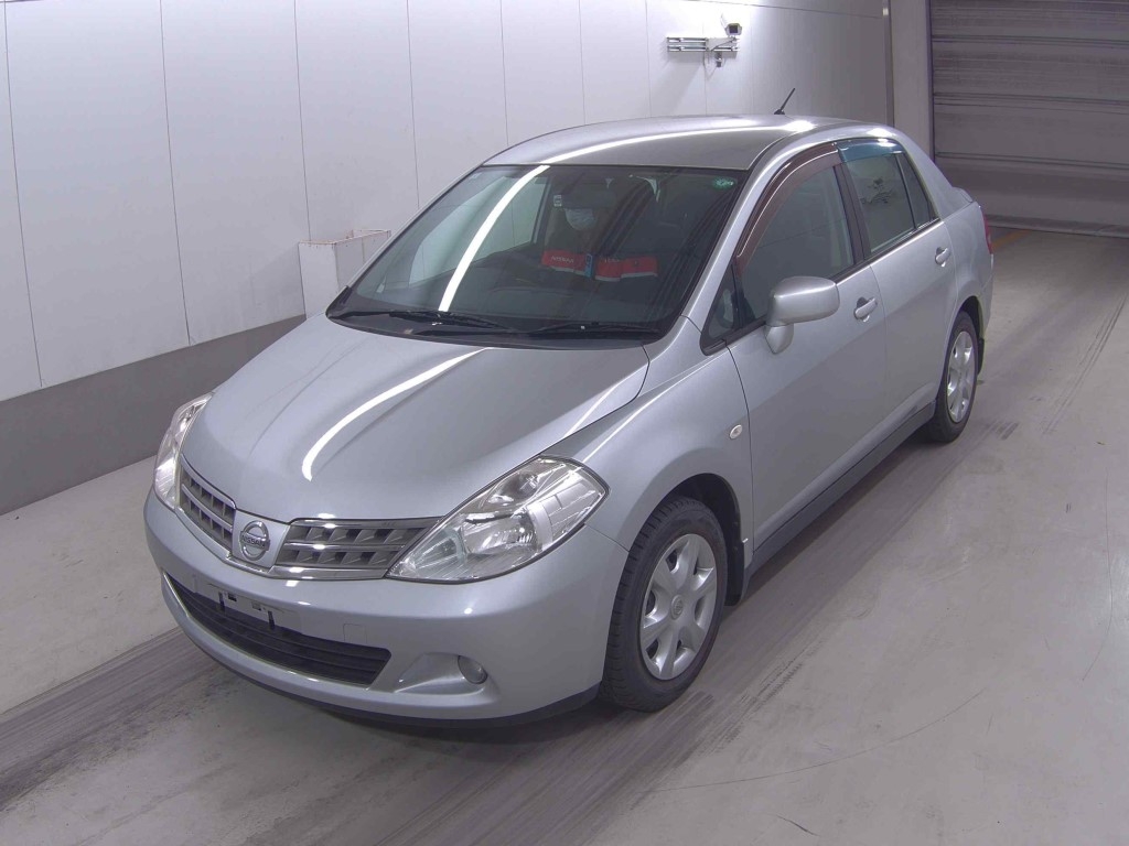 NISSAN TIIDA LATIO