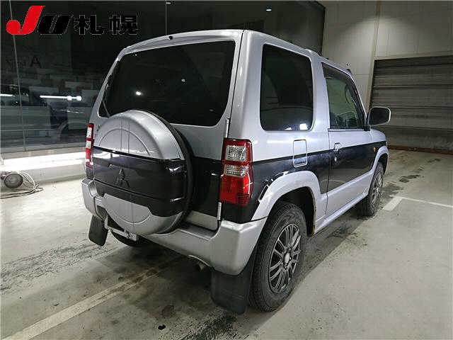 MITSUBISHI PAJERO MINI